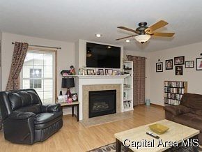 5th image of 701 Molly Ln