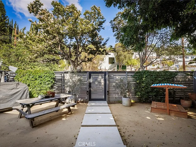 2304 W Avenue 31 — Photo 2