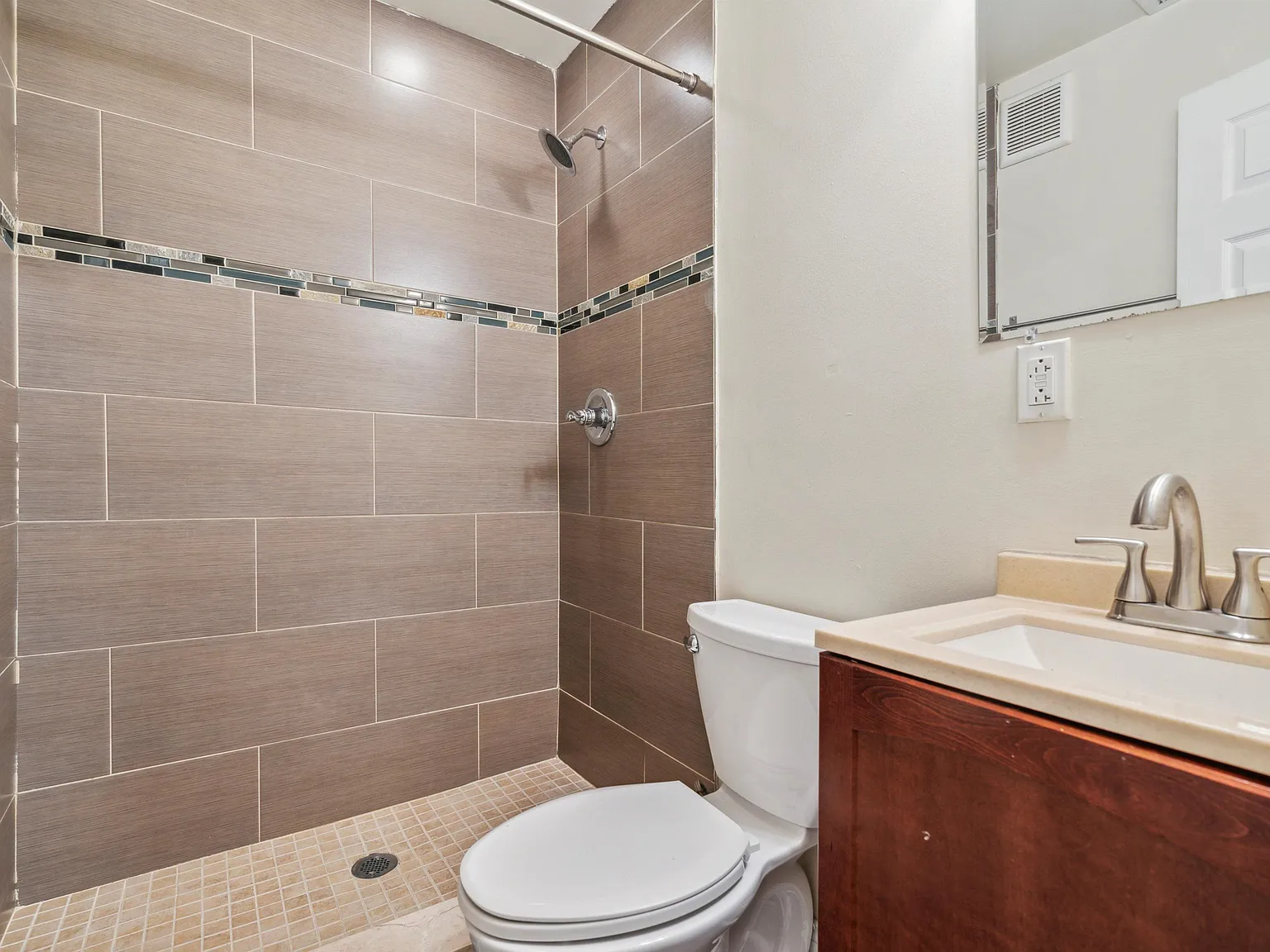 2129 N 17TH ST Unit 1 — Photo 3
