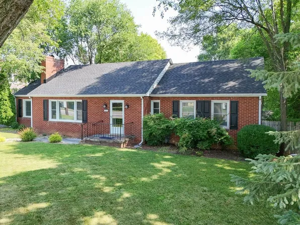 1625 W Main St, Waynesboro, VA 22980