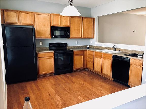 4th image of 2720 Deerwood Ln SW