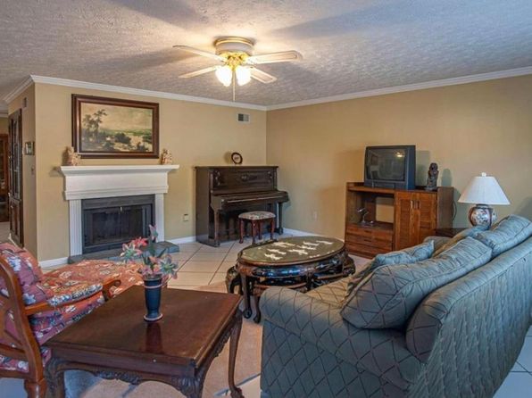 250 Cleveland Rd APT 415, Bogart, GA 30622