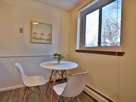 4th image of 1441 Marshall St NE APT 105