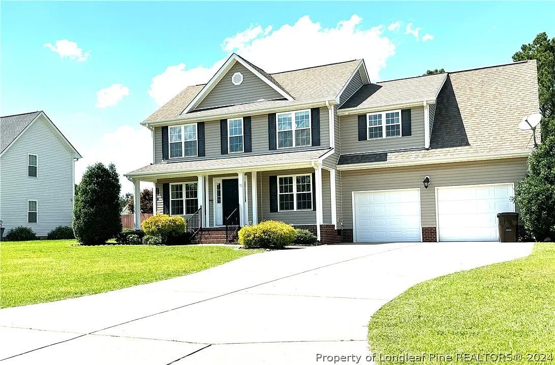 4 bed, 2.5 bath, 2304 sqft, $2,450 — Photo 1