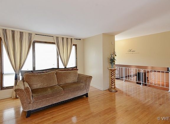 2nd image of 16457 Prairie Ave