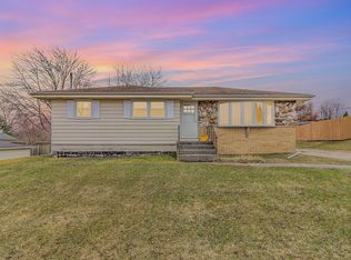 536 Cherry Hill Rd, Dyer, IN 46311