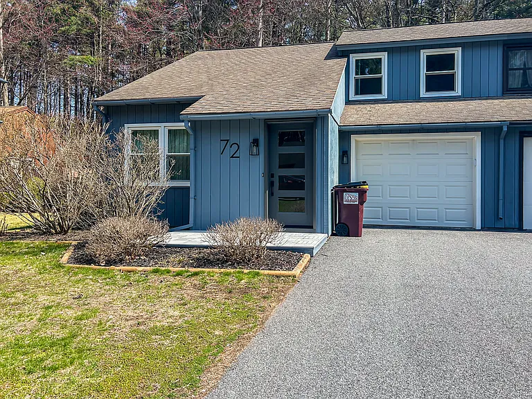 72 Pepperbush Pl — Photo 3