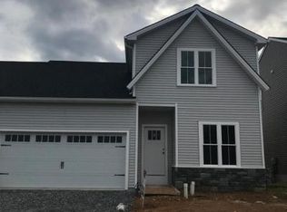 215 Waters Edge Dr, Mount Joy, PA 17552