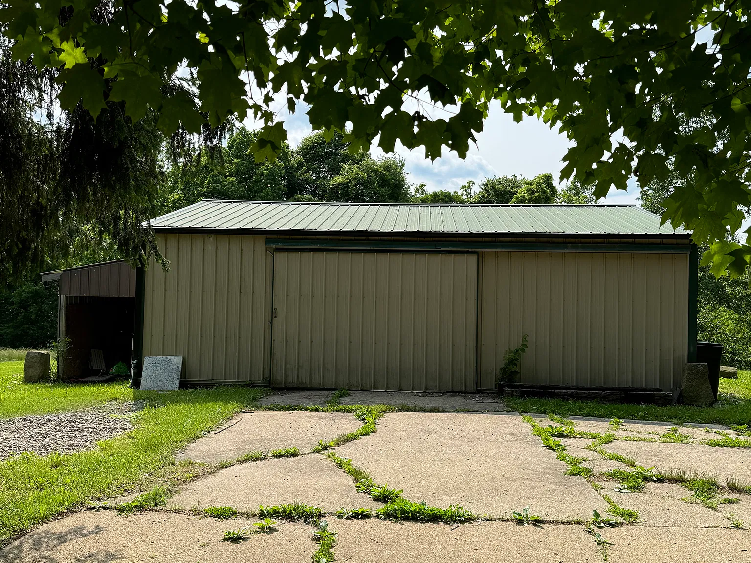 18349 Bobo Rd — Photo 2