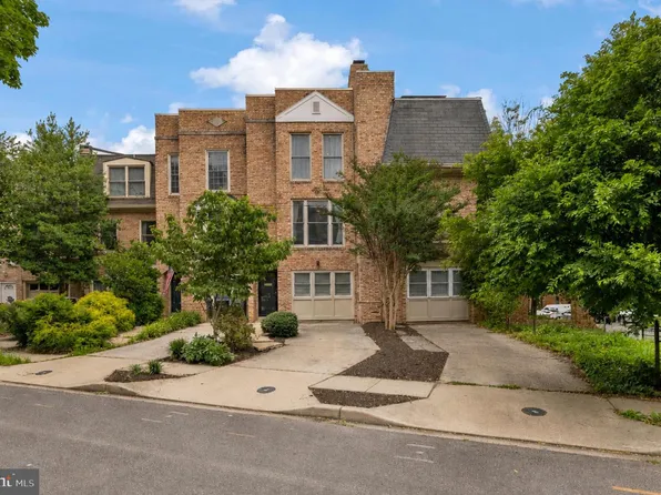 3745 1/2 Kanawha St NW, Washington, DC 20015