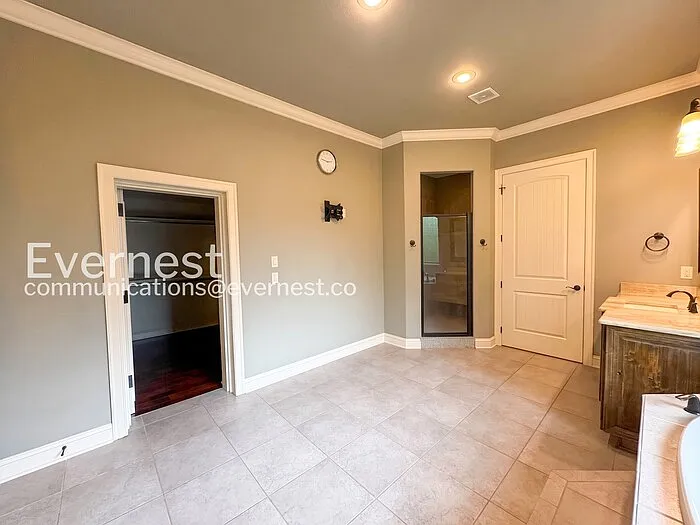6587 Westminster — Photo 11