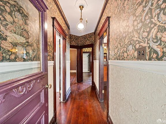 5th image of 240 Arlington St