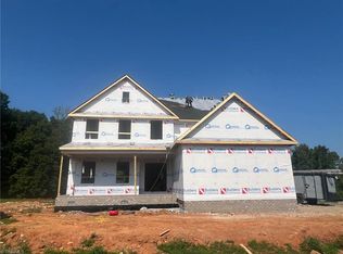 5111 Logos Dr #26, Stokesdale, NC 27357