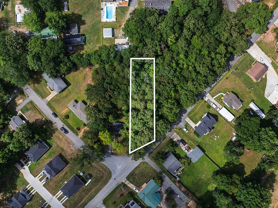1st image of 211 Forest Dr