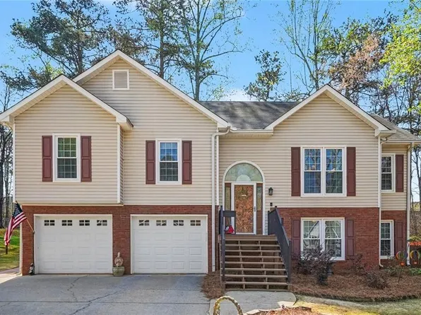 1052 SW Queensbury Run, Acworth, GA 30102