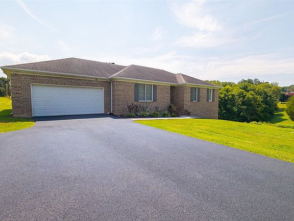 3rd image of 1405 Greathouse Rd