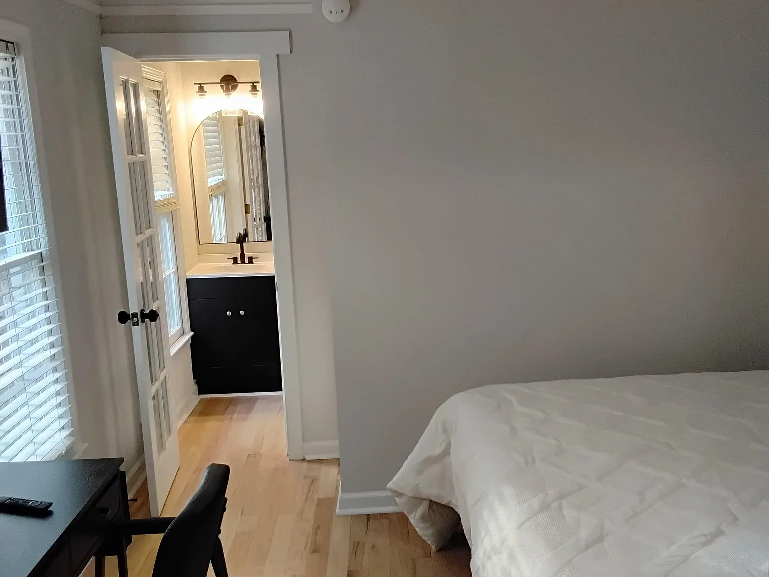 4 bed, 6.0 bath, 2200 sqft, $1,325 — Photo 2