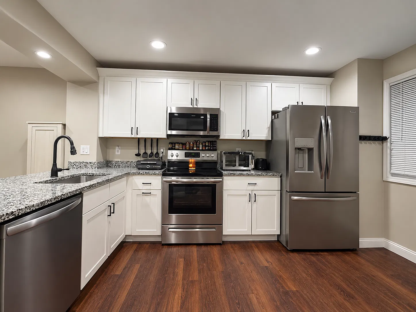 4 bed, 2042 sqft, $2,100 — Photo 2
