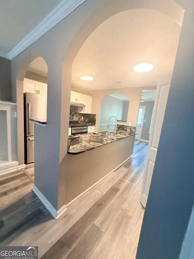 3 bed, 2.0 bath, 1226 sqft, $2,500 — Photo 2