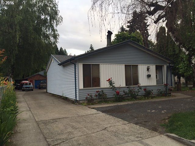 2nd image of 18810 SE Division St