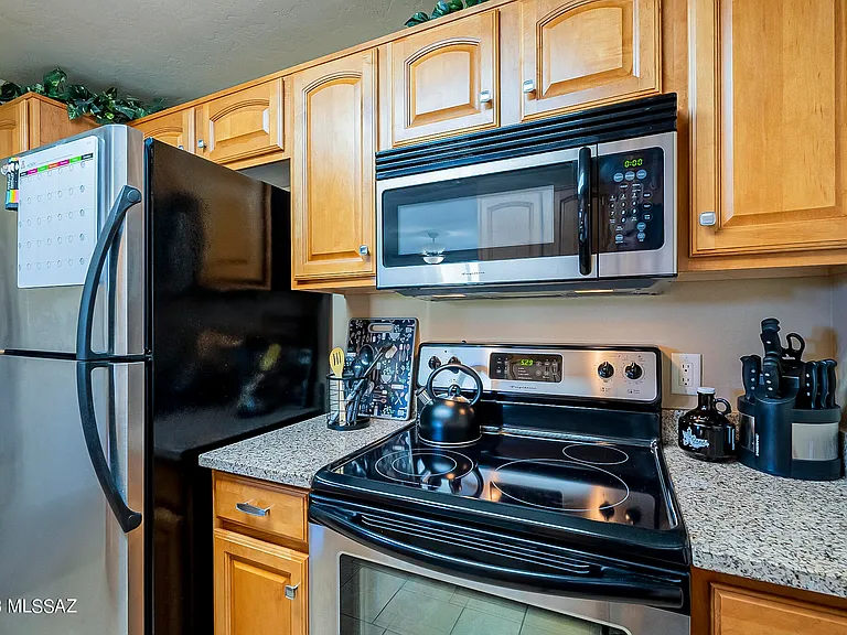2550 E River Rd #16305 — Photo 13