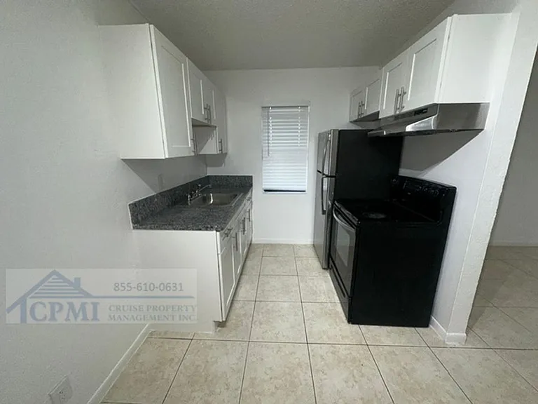 Riverside Manor/N'ice Apartments - 889 Riverside Drive, Ft. Lauderdale, FL 33312 — Photo 41