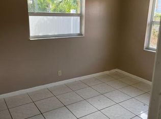 911 S North St #911, Lake Worth, FL 33460