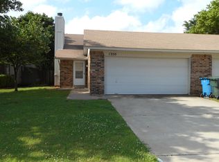 1350 Tina Dr, Midwest City, OK 73110