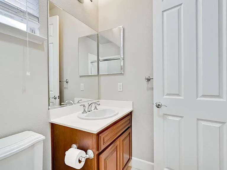 104 Alden Ct — Photo 38