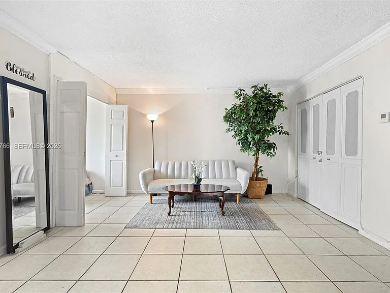 16919 N Bay Rd #821 — Photo 3