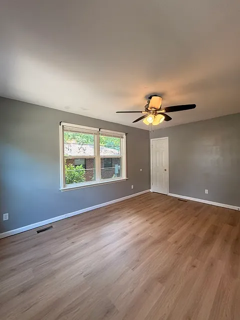 3 bed, 1.5 bath, 1200 sqft, $1,795 — Photo 4