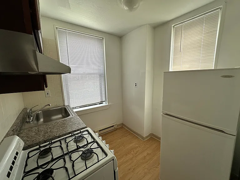 410 Market St #B — Photo 4