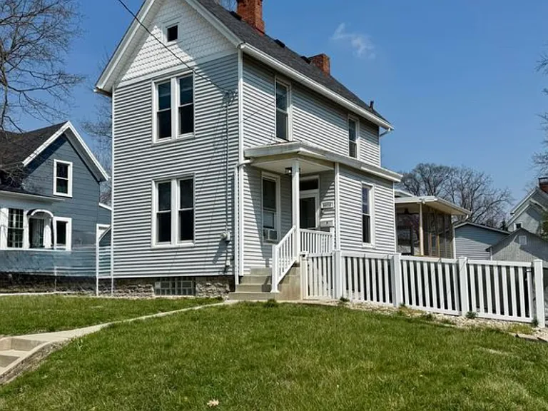 6828 Kenton Ave — Photo 1