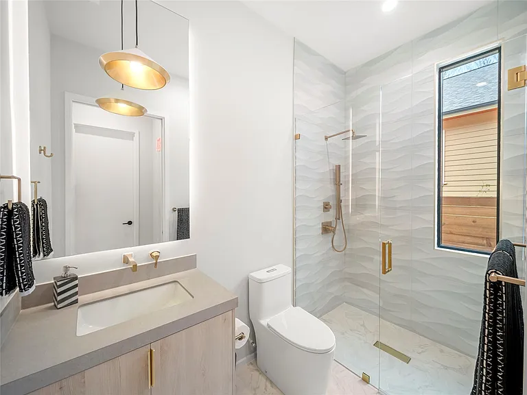 2107 Brackenridge St #A — Photo 34