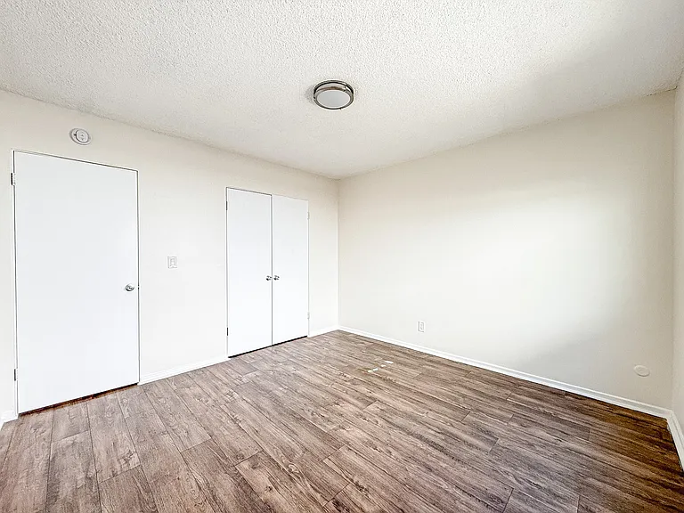 625 E Verdugo Ave #F — Photo 17