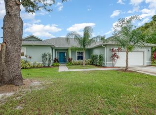 1008 Grandeur St SE, Palm Bay, FL 32909