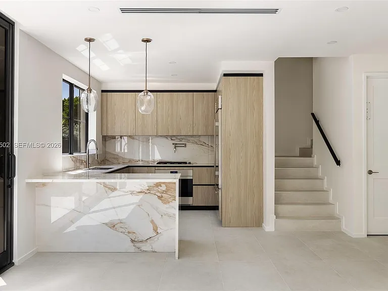 7498 SW 100th St — Photo 3