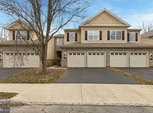 822 Creekview Dr, Blue Bell, PA 19422