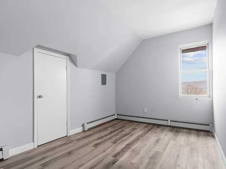 104 Buena Vista Ave — Photo 15