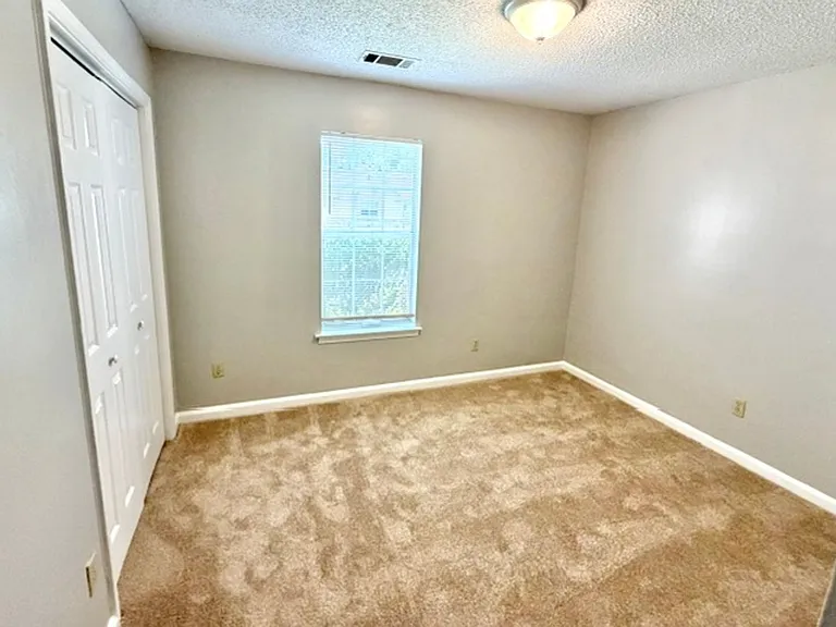 7069 Brady Hill Dr — Photo 9