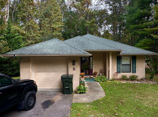 6 Peppermill Pl, Flat Rock, NC 28731