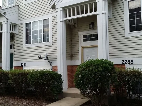 2285 Twilight Dr, Aurora, IL 60503