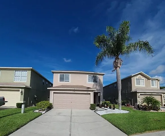 4 Bed/ 2.5 Bath Pond View Home In Tampa — Photo 3