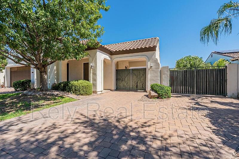 1st image of 734 W Juniper Ln