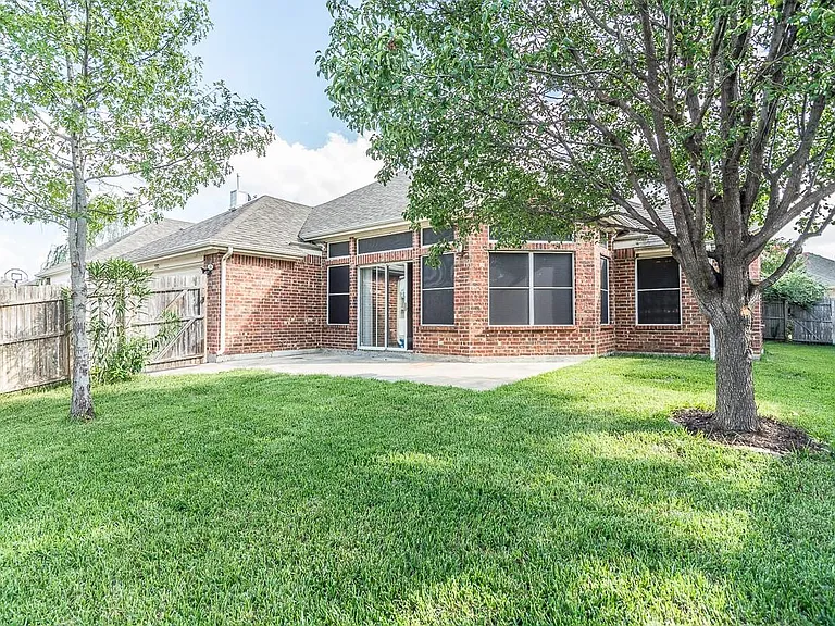 5512 Glenview Ln — Photo 4