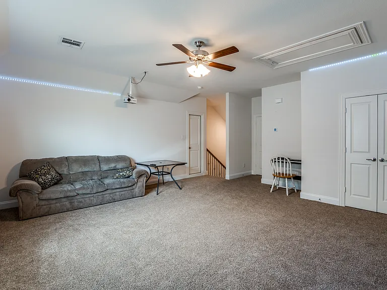 462 Steele St — Photo 18