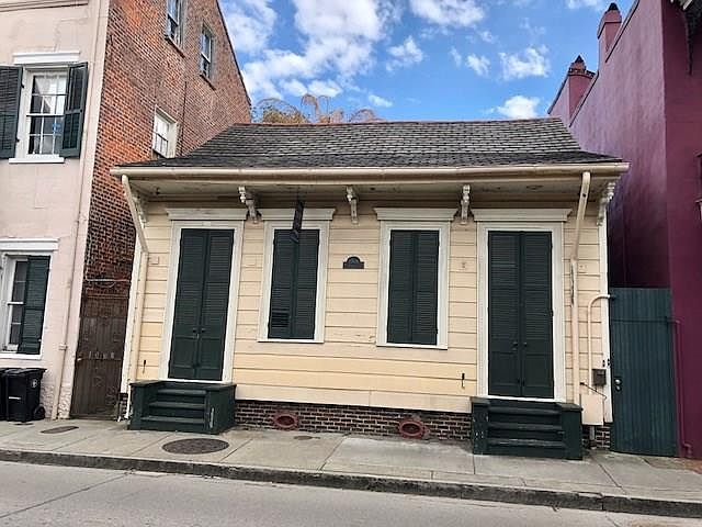1st image of 1004 Dauphine St