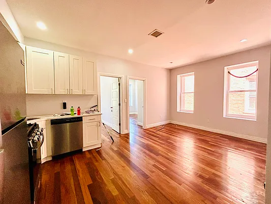 Rented by GROOME REALTY LLC | media 18