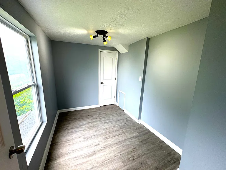2028 N Dexter St — Photo 10