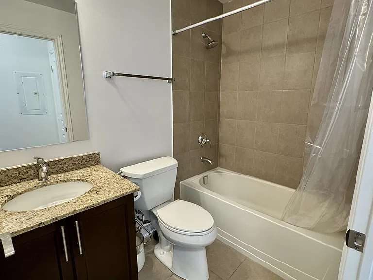 3170 Erin Mills Pkwy #319 — Photo 10